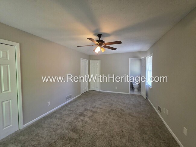 Building Photo - 7016 Skyline Dr