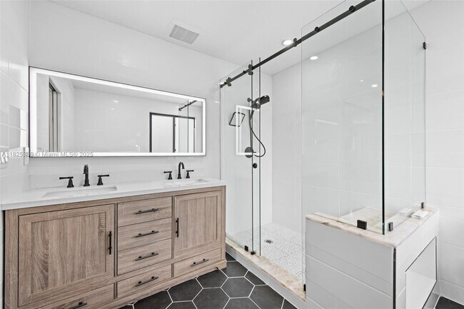 Building Photo - 11293 Rhapsody Rd