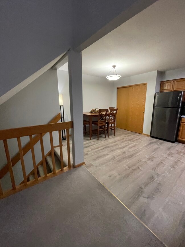 Building Photo - 1922 Parknoll Ln