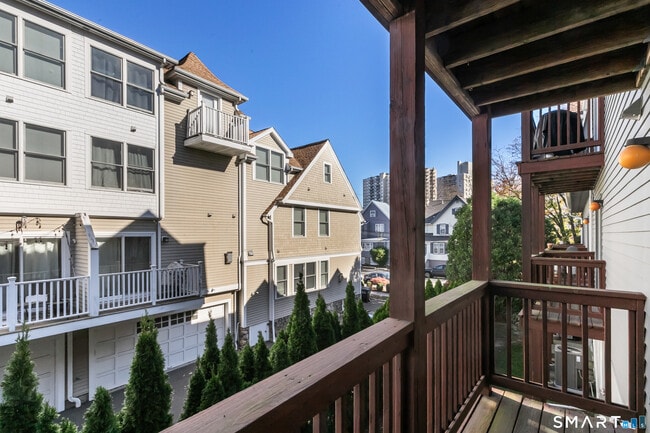 Building Photo - 44 Pleasant St