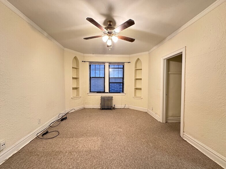 Building Photo - 4834 N Damen Ave