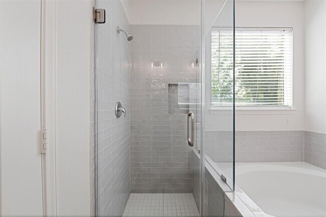 Building Photo - 16407 Azimuth Dr