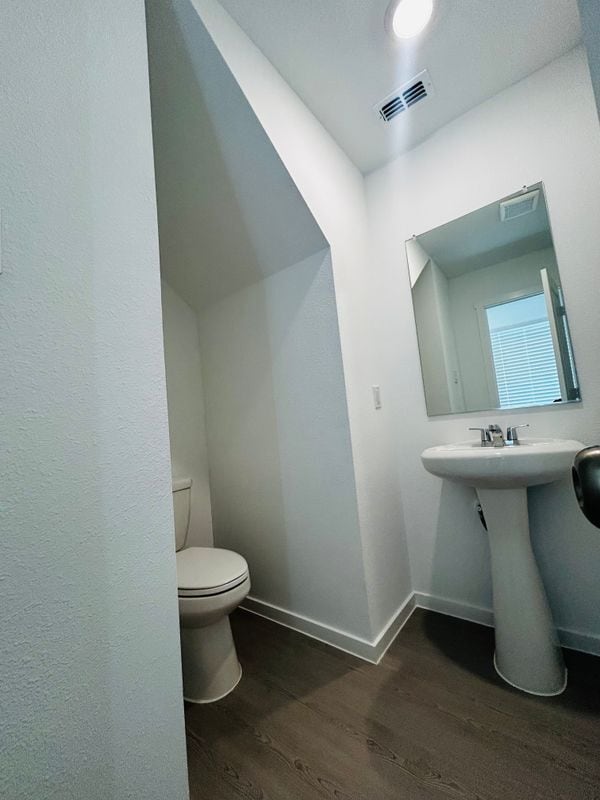 Building Photo - 6310 Sandpiper Ln