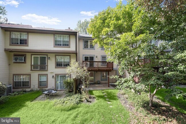 Building Photo - 25 Tivoli Lake Ct