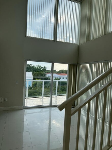Building Photo - 1650 Brickell Ave