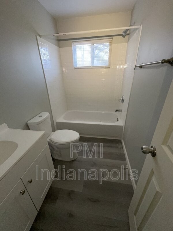 Building Photo - 6234 Eastridge Dr