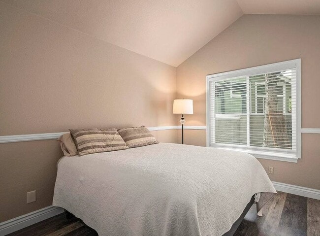 Building Photo - 3340 Blackstone Ct