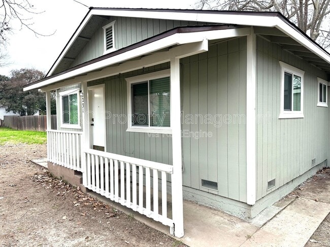 Building Photo - 2231 Morell St