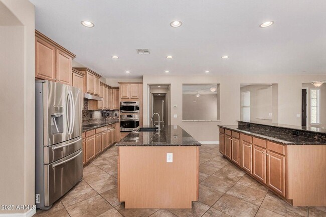 Building Photo - 2585 E Carob Dr