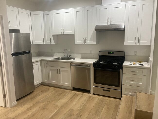 Primary Photo - 7465 Garden Grove Ave