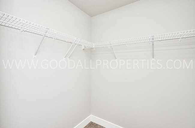 Building Photo - Beautiful 3 bedroom 2.5 bath townhome in W...