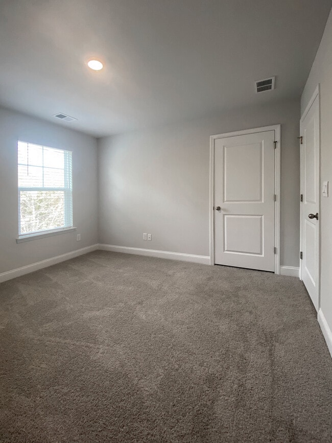 Building Photo - 6015 Forest Dell Ct