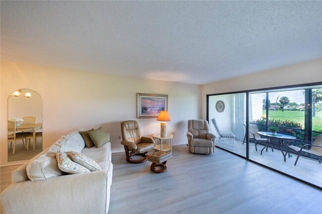 Building Photo - 696 Bird Bay Dr W