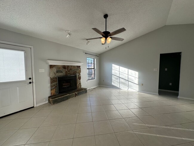 Building Photo - 1500 Kruse Dr