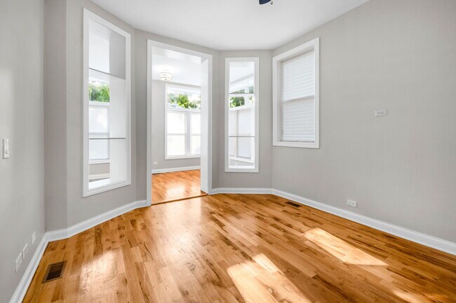 Building Photo - 6609 S Drexel Ave