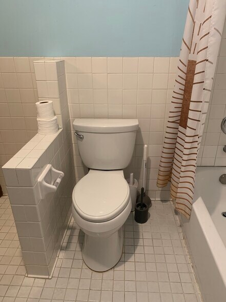 Building Photo - 431 Minnehaha Ave E