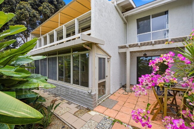 Building Photo - 2279 Caminito Cabala