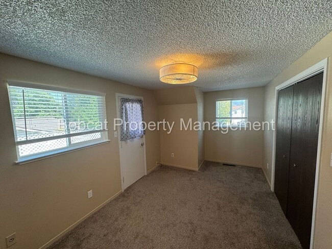 Building Photo - 20 Bodie Dr