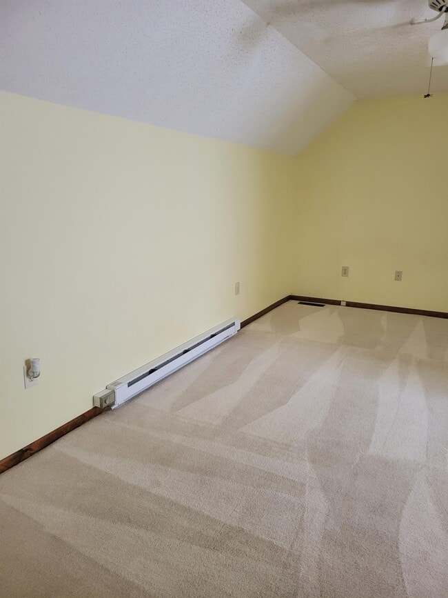 Building Photo - 261 St George Dr