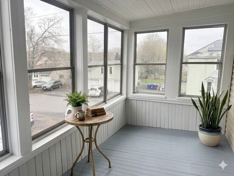 Building Photo - 284 Mechanic St