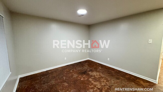 Building Photo - 3017 Chelsea Ave