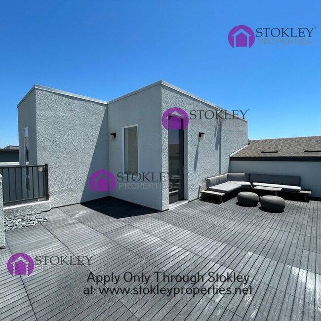 Building Photo - 1543 Longitude Dr