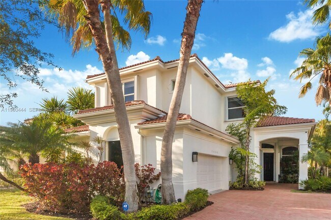 Building Photo - 1651 NE 196th St