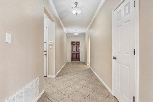 Building Photo - 4205 Fairmeadow Dr