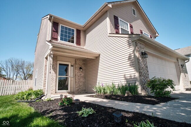 Building Photo - 10856 Trailwood Dr