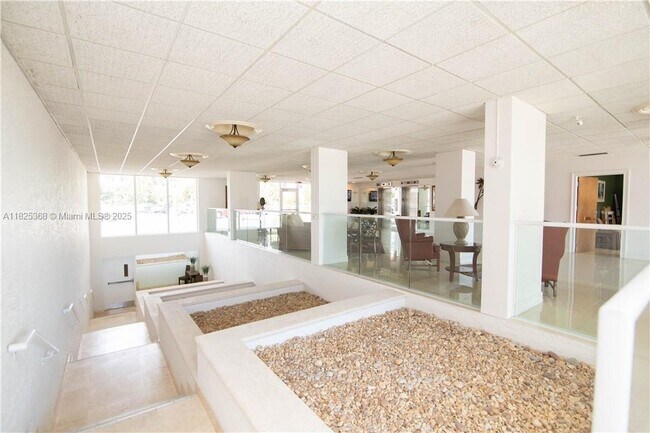 Building Photo - 2715 N Ocean Blvd