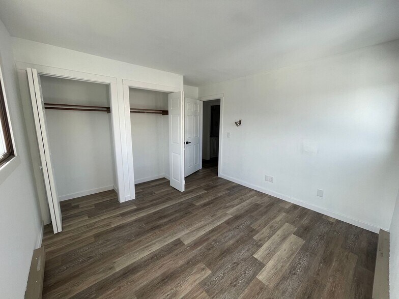 Building Photo - 909 Genrich St