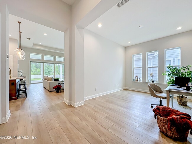 Building Photo - 736 Navigators Rd