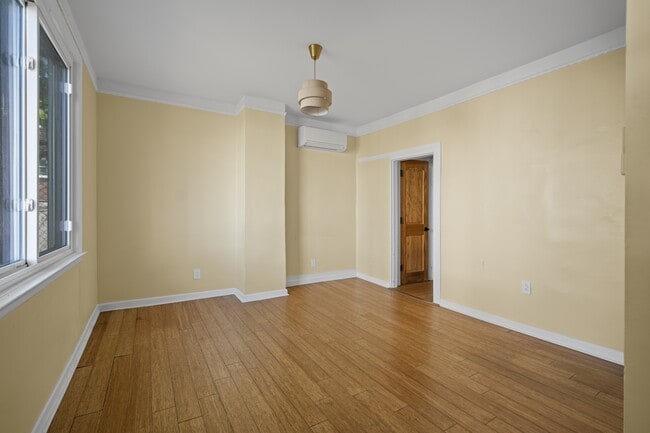Building Photo - 6 Rademan Pl