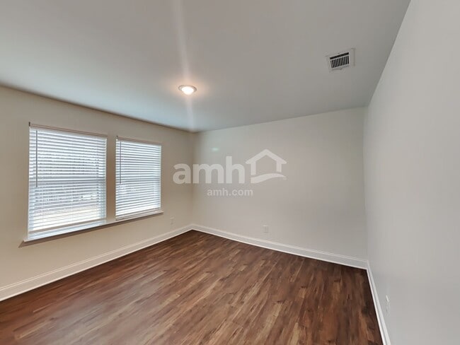 Building Photo - 5292 Blue Mountain Dr