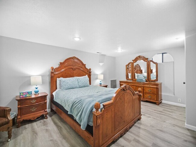 Building Photo - Charming 3-Bedroom Home in Downtown Spokane