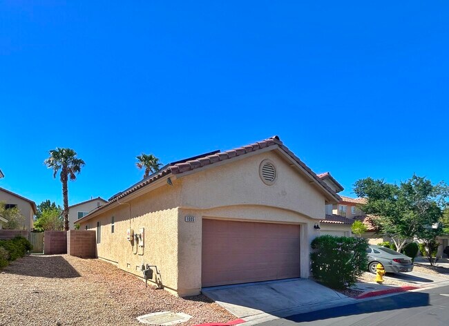 Primary Photo - 1005 Olive Mill Ln