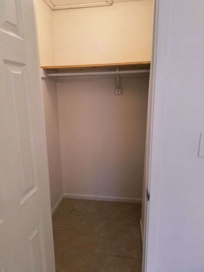 Building Photo - 3395 GreenBriar Triplex