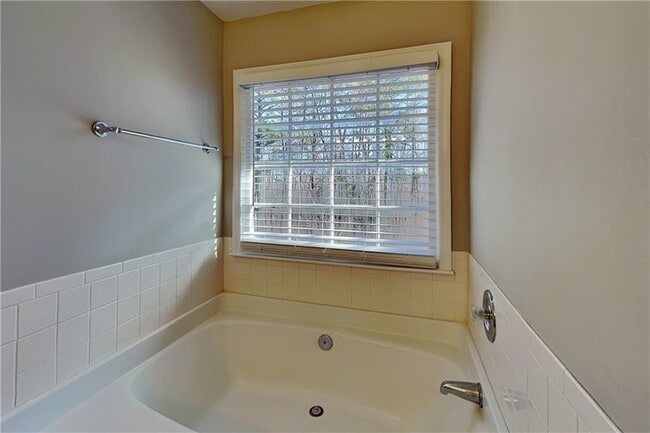 Building Photo - 1587 Casper Hill Dr