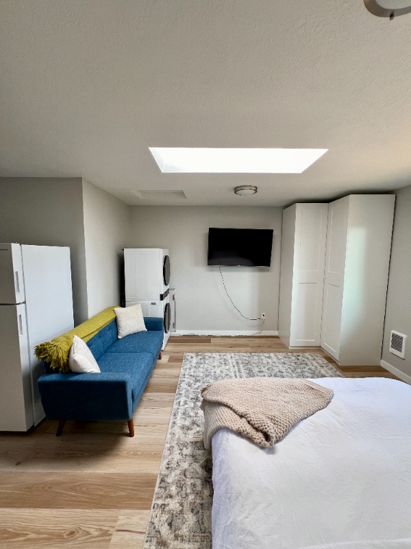 Building Photo - 13817 2nd Ave SW