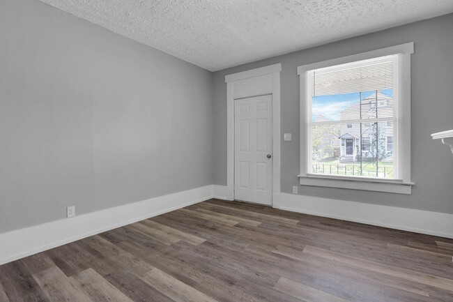 Building Photo - 124-126 E MORRILL AVE