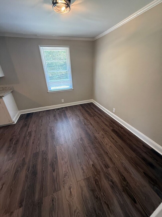 Building Photo - New on Newberg