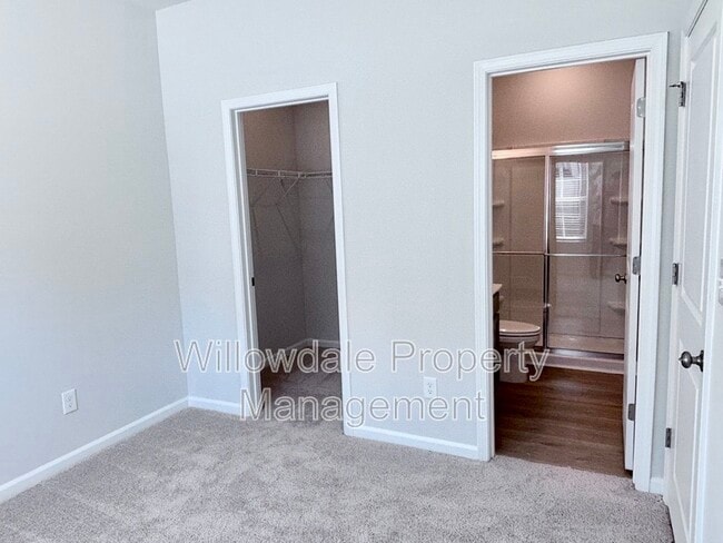 Building Photo - 398 Chesapeake Cmns St