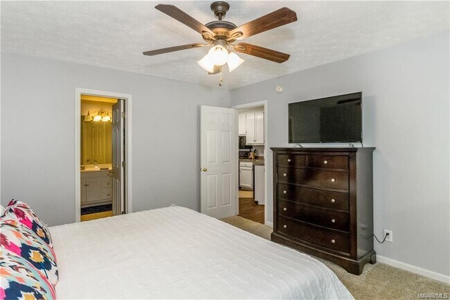 Building Photo - 7091 Buckram Oak Dr