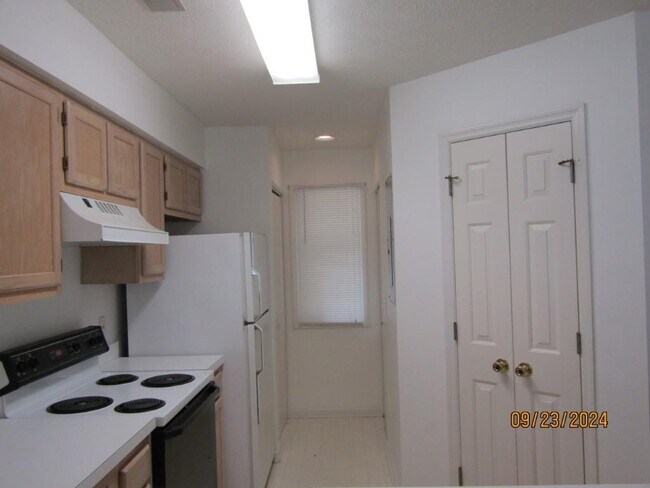 Building Photo - 619 Tupelo Ln