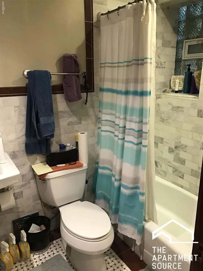 Building Photo - 4305 N Richmond St