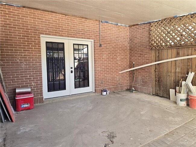 Building Photo - 13 Tori Ln