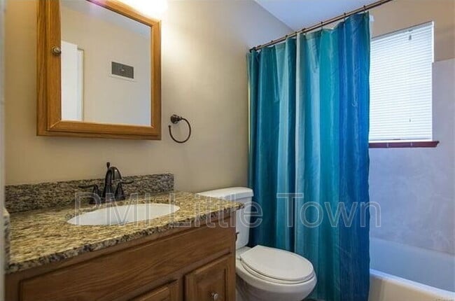 Building Photo - 3622 Hudson St