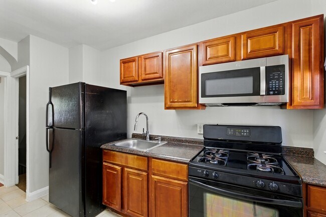 Building Photo - 5306 Ready Ave