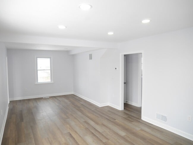 Building Photo - Modern Comfort Meets Prime Location: 3-Bedroom, 4-Bathroom Gem in Parkville, MD!