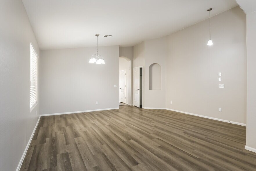 Building Photo - 21103 N Danielle Ave